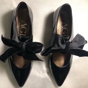 AGL Pointy Toe Bow Tie Patent Leather Flats.